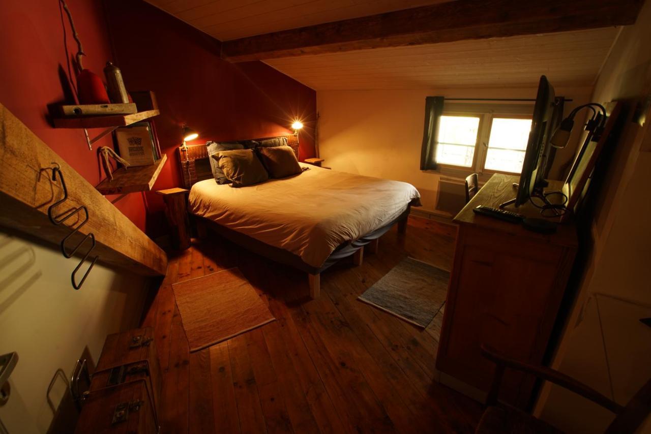 Le Refuge Ceretan, Grand Et Bel Appartement Mansarde En Plein Centre エクステリア 写真